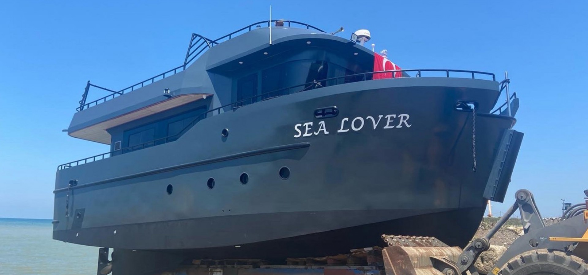 Trawler Yat